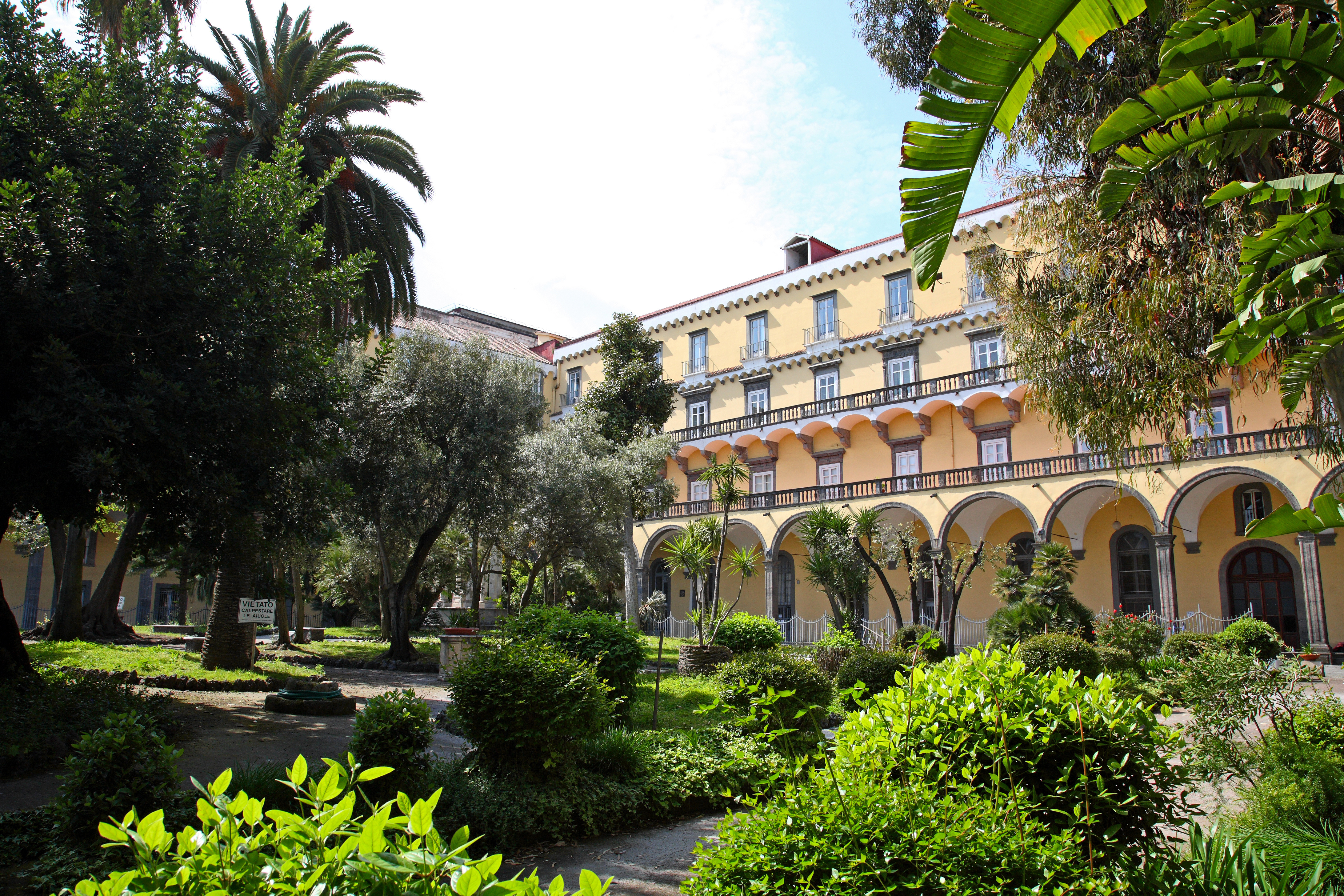 Chiostro di San Marcellino e Festo
